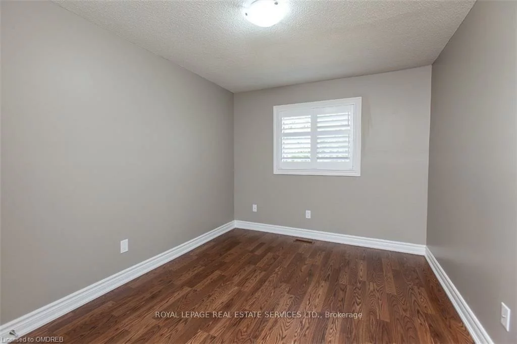 237, Ross, 1015 - RO River Oaks, Oakville