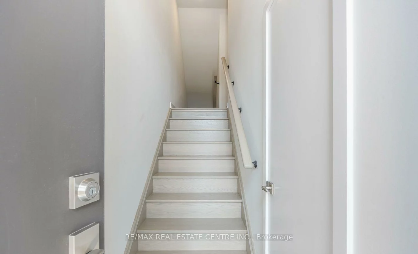 1357, Shevchenko, 1012 - NW Northwest, Oakville