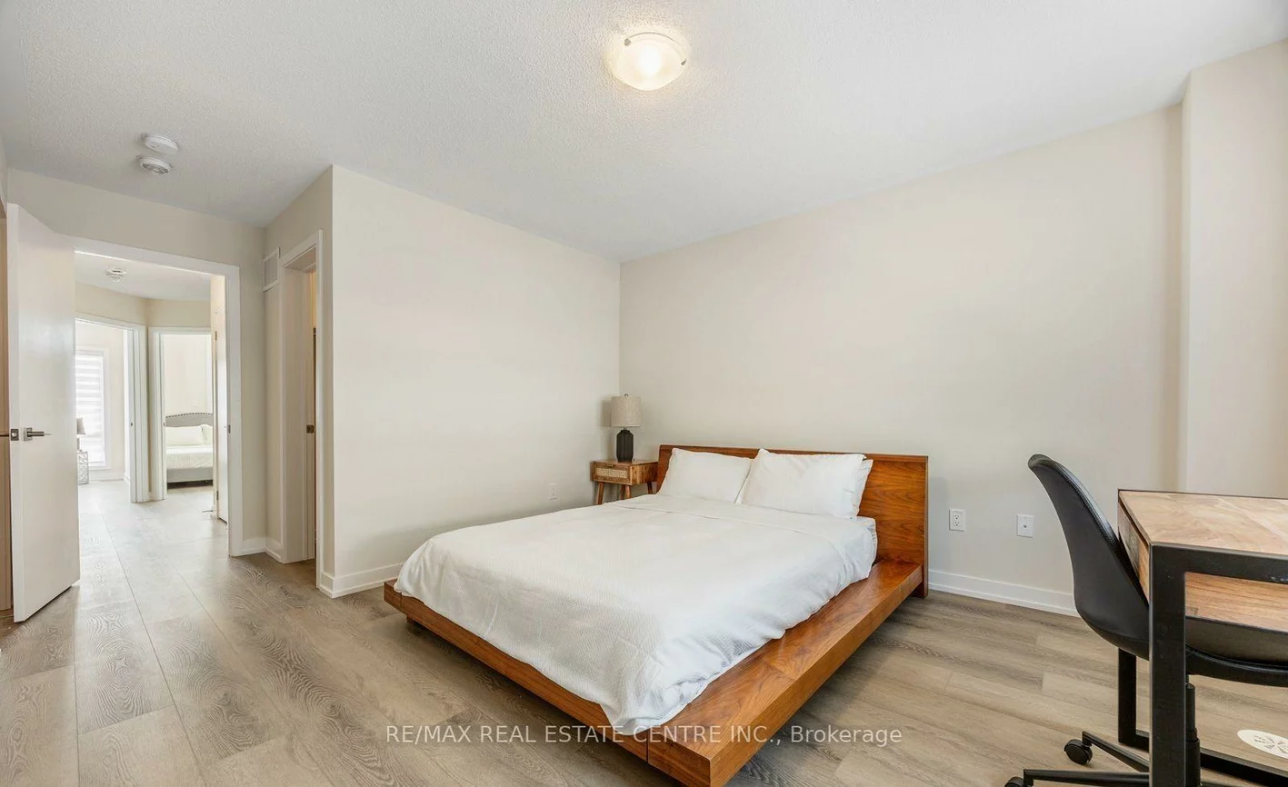 1357, Shevchenko, 1012 - NW Northwest, Oakville