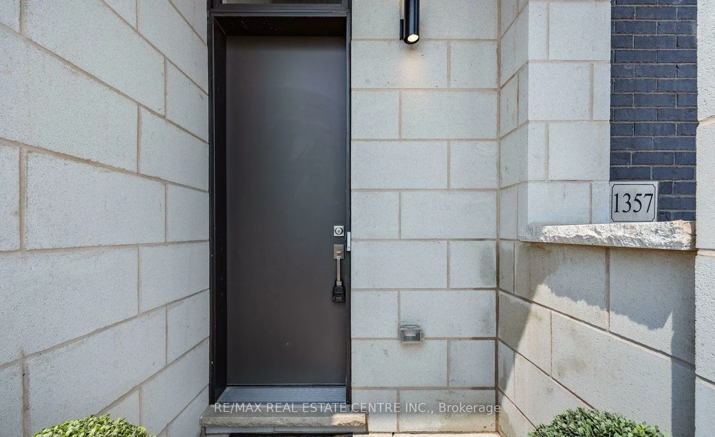 1357, Shevchenko, 1012 - NW Northwest, Oakville