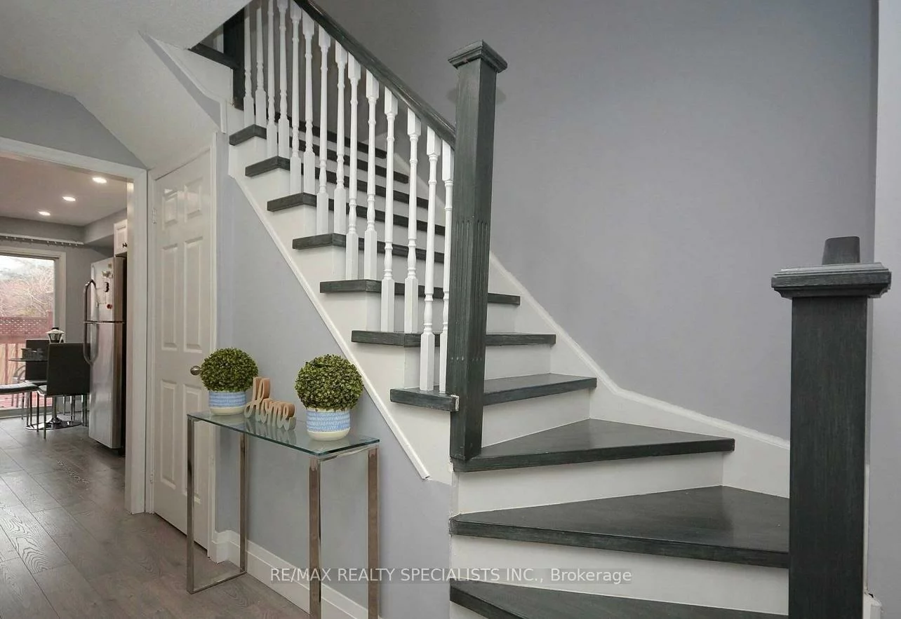 2207, Ridge Landing, 1022 - WT West Oak Trails, Oakville