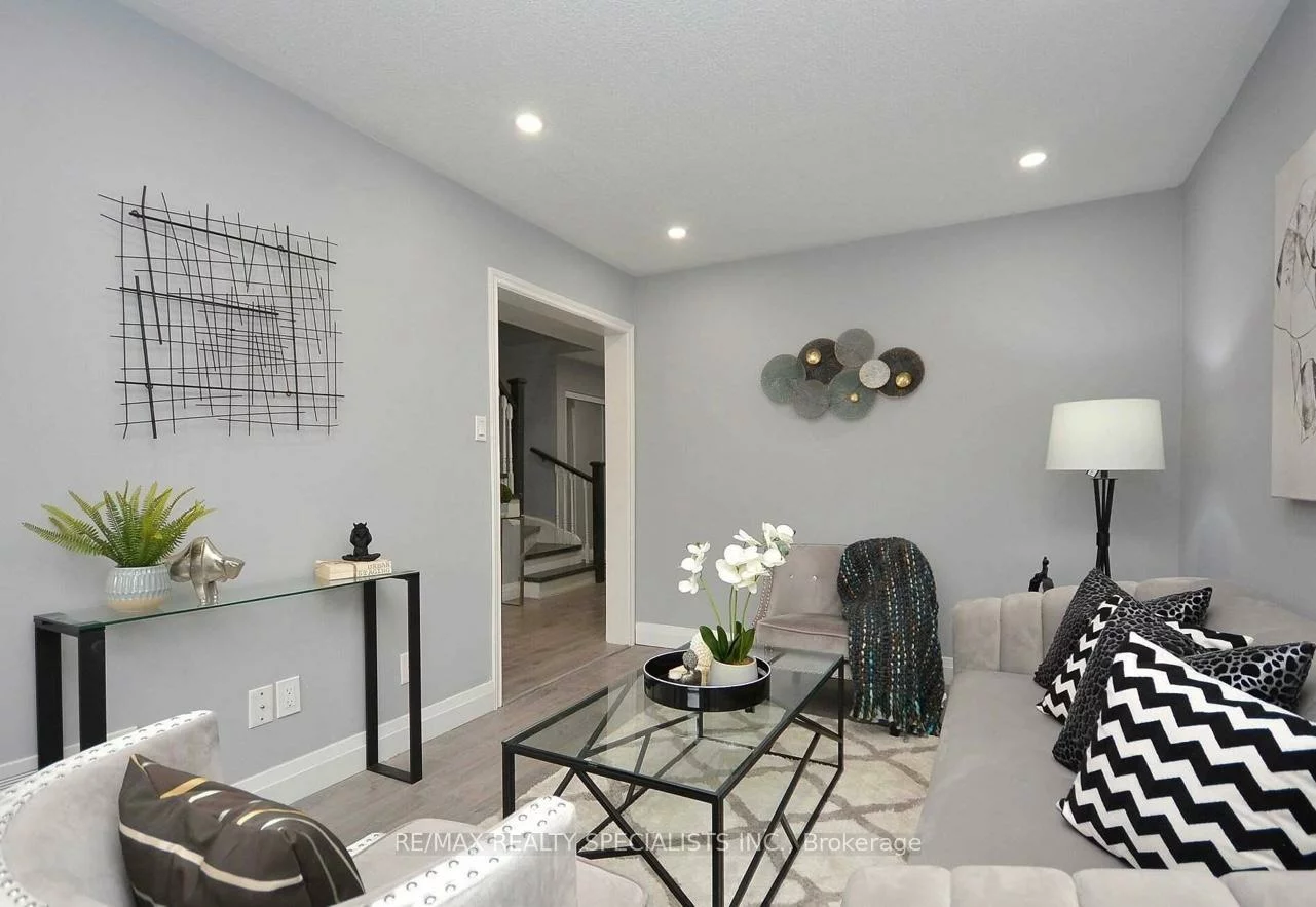 2207, Ridge Landing, 1022 - WT West Oak Trails, Oakville