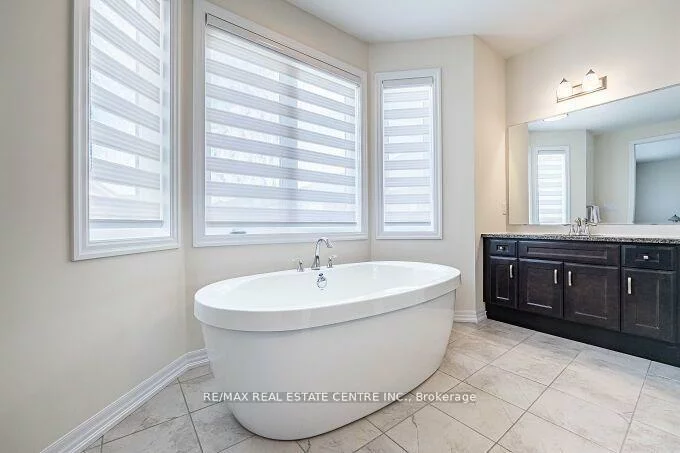 323, Harold Dent, 1008 - GO Glenorchy, Oakville