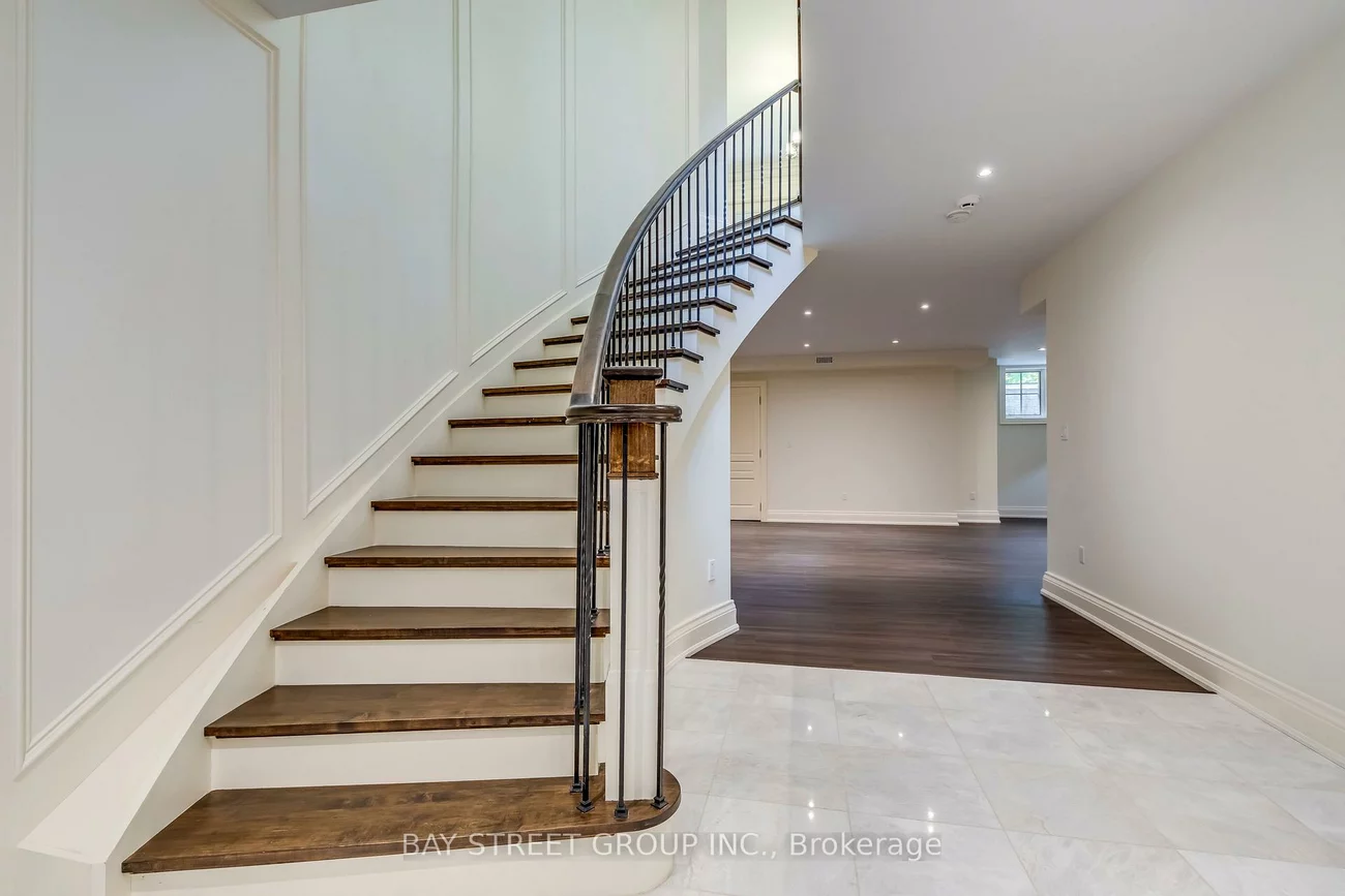 1031, Lakeshore, 1017 - SW Southwest, Oakville