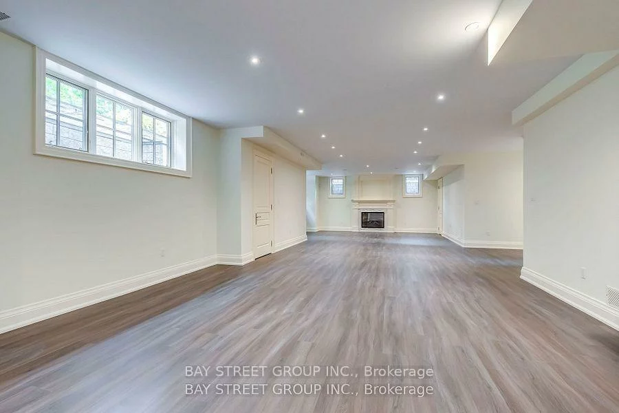 1031, Lakeshore, 1017 - SW Southwest, Oakville