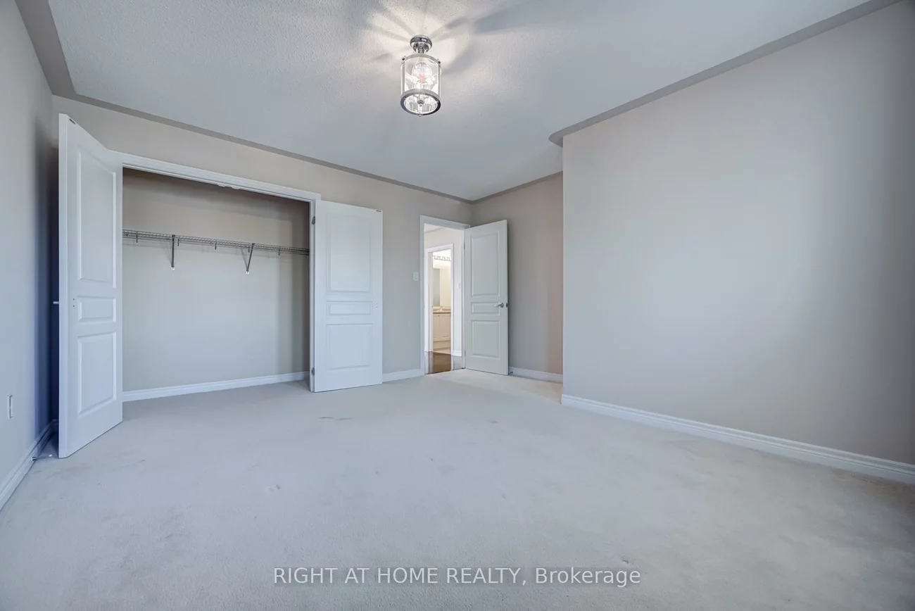 3407, Whilabout, 1001 - BR Bronte, Oakville