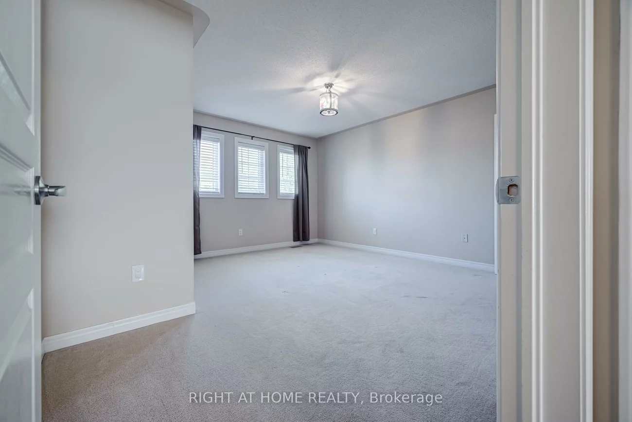 3407, Whilabout, 1001 - BR Bronte, Oakville