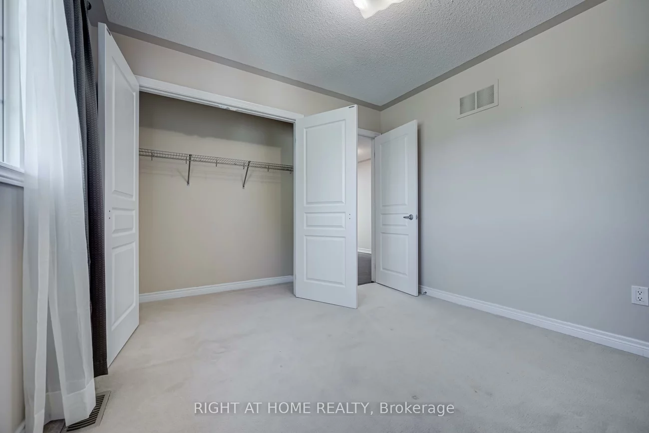 3407, Whilabout, 1001 - BR Bronte, Oakville