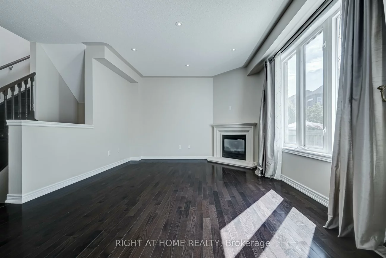 3407, Whilabout, 1001 - BR Bronte, Oakville