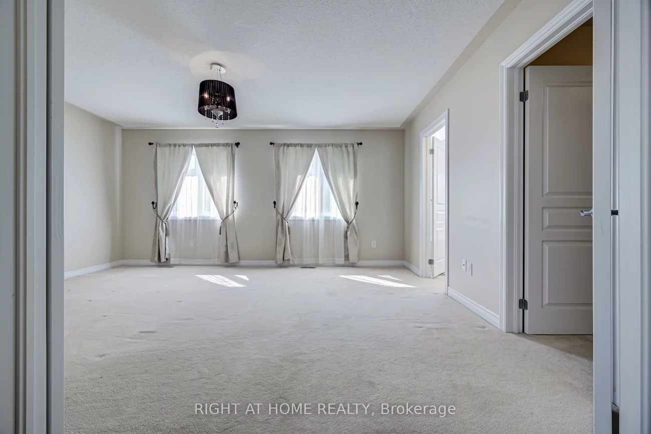 3407, Whilabout, 1001 - BR Bronte, Oakville