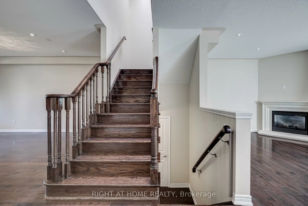 3407, Whilabout, 1001 - BR Bronte, Oakville