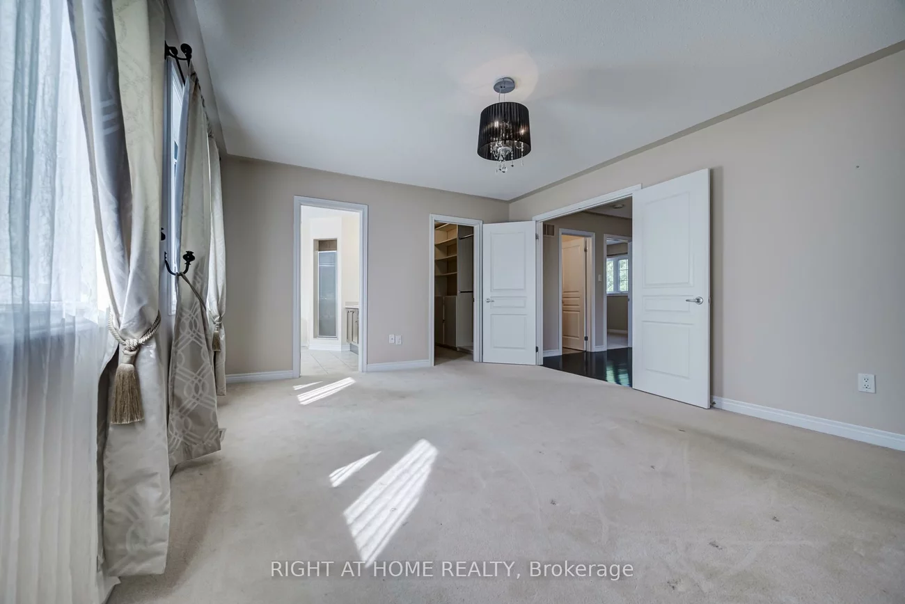 3407, Whilabout, 1001 - BR Bronte, Oakville