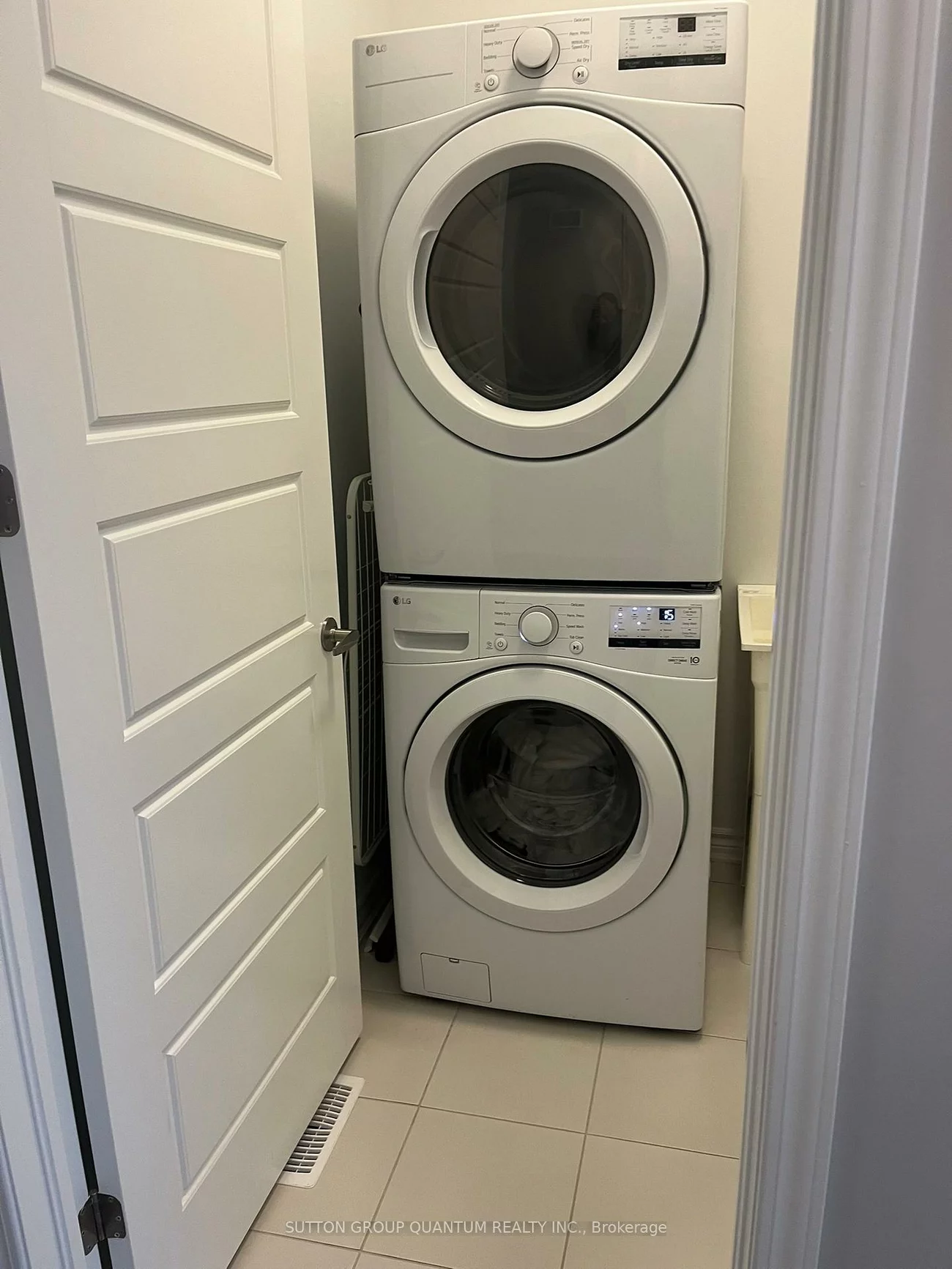 1197, Anson, 1010 - JM Joshua Meadows, Oakville