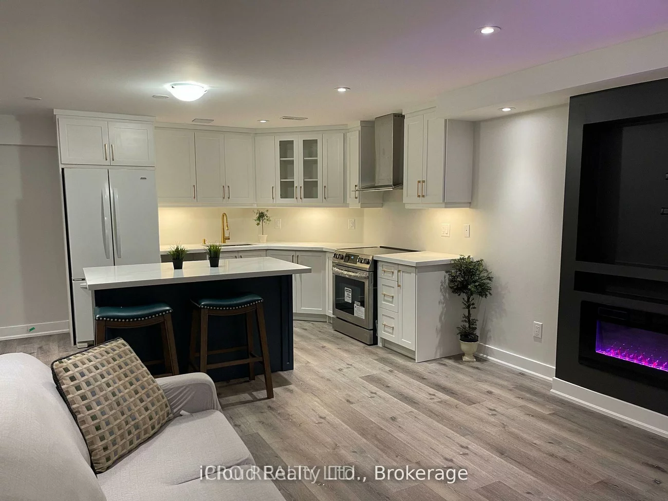 450, North Park, 1008 - GO Glenorchy, Oakville