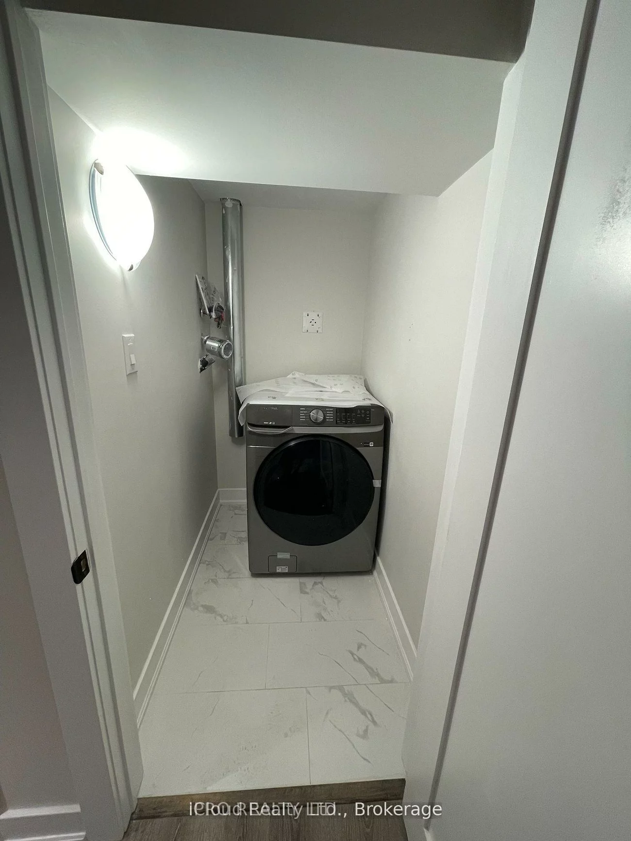 450, North Park, 1008 - GO Glenorchy, Oakville