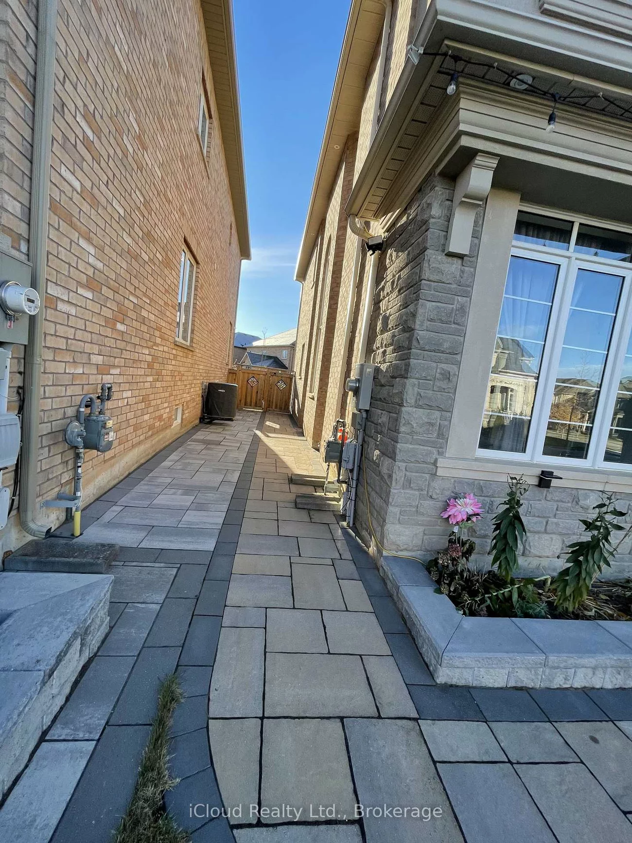 450, North Park, 1008 - GO Glenorchy, Oakville