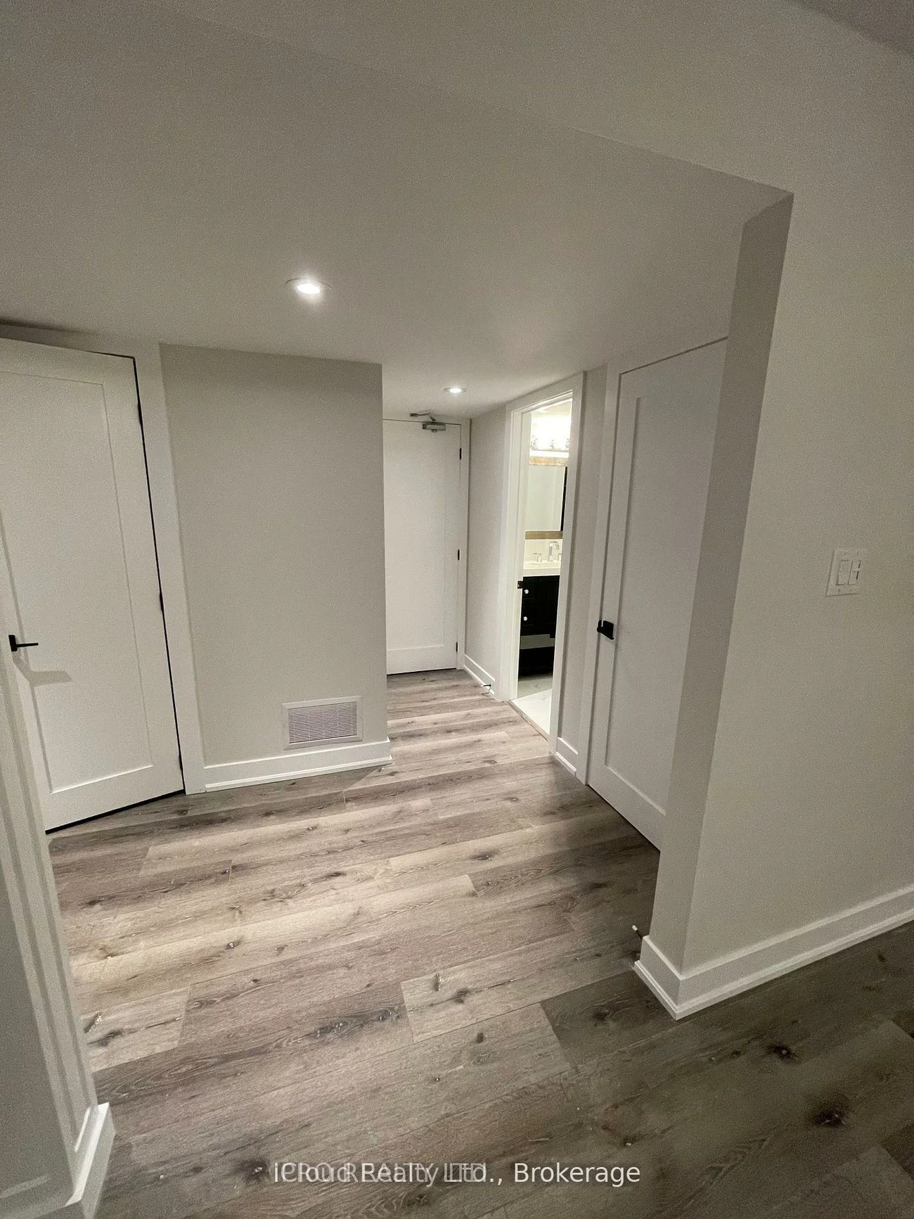 450, North Park, 1008 - GO Glenorchy, Oakville