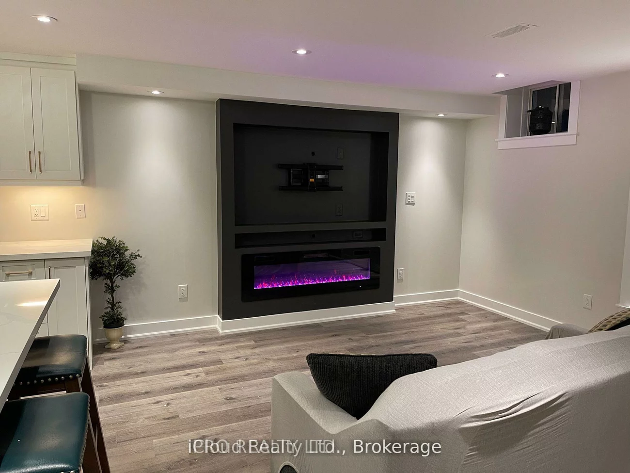 450, North Park, 1008 - GO Glenorchy, Oakville