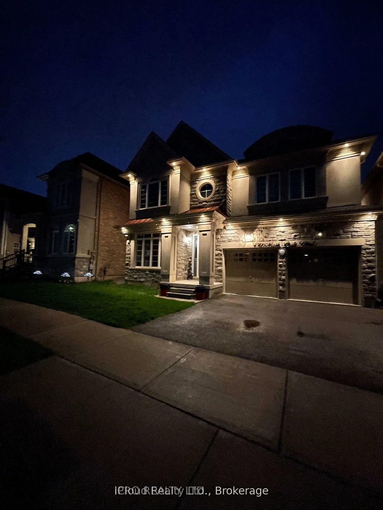 450, North Park, 1008 - GO Glenorchy, Oakville