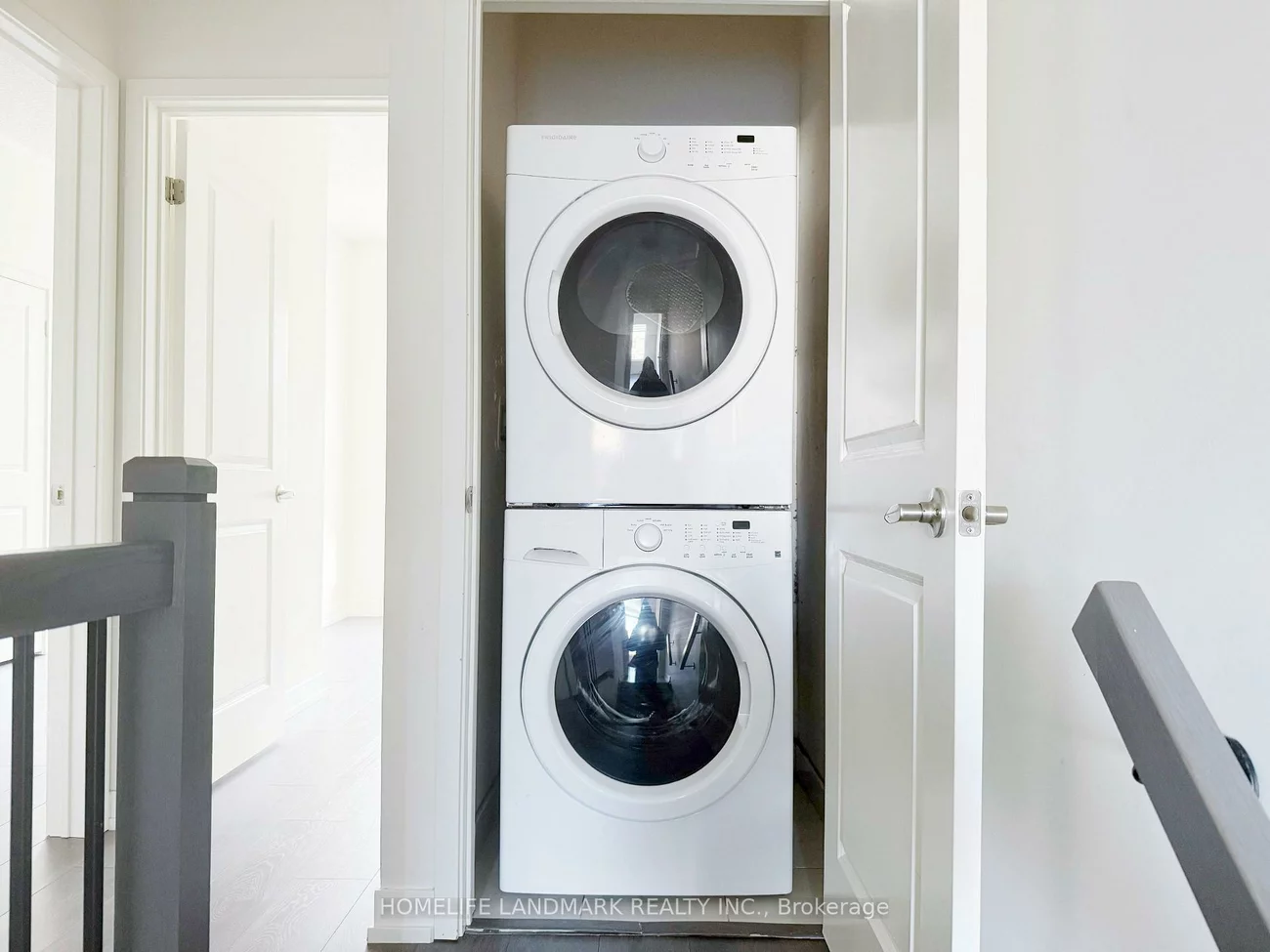 172, Squire, 1008 - GO Glenorchy, Oakville