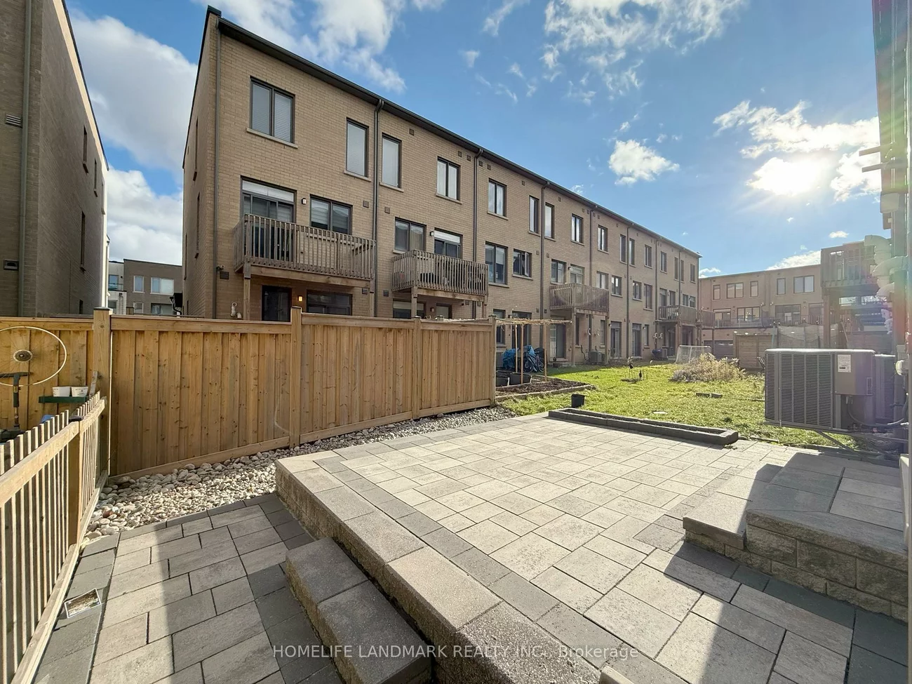 172, Squire, 1008 - GO Glenorchy, Oakville