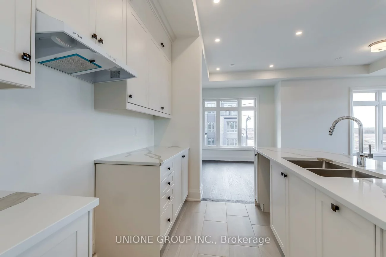 94, Ayaan, 1008 - GO Glenorchy, Oakville