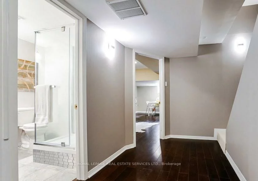 40, CHESTER, 1015 - RO River Oaks, Oakville