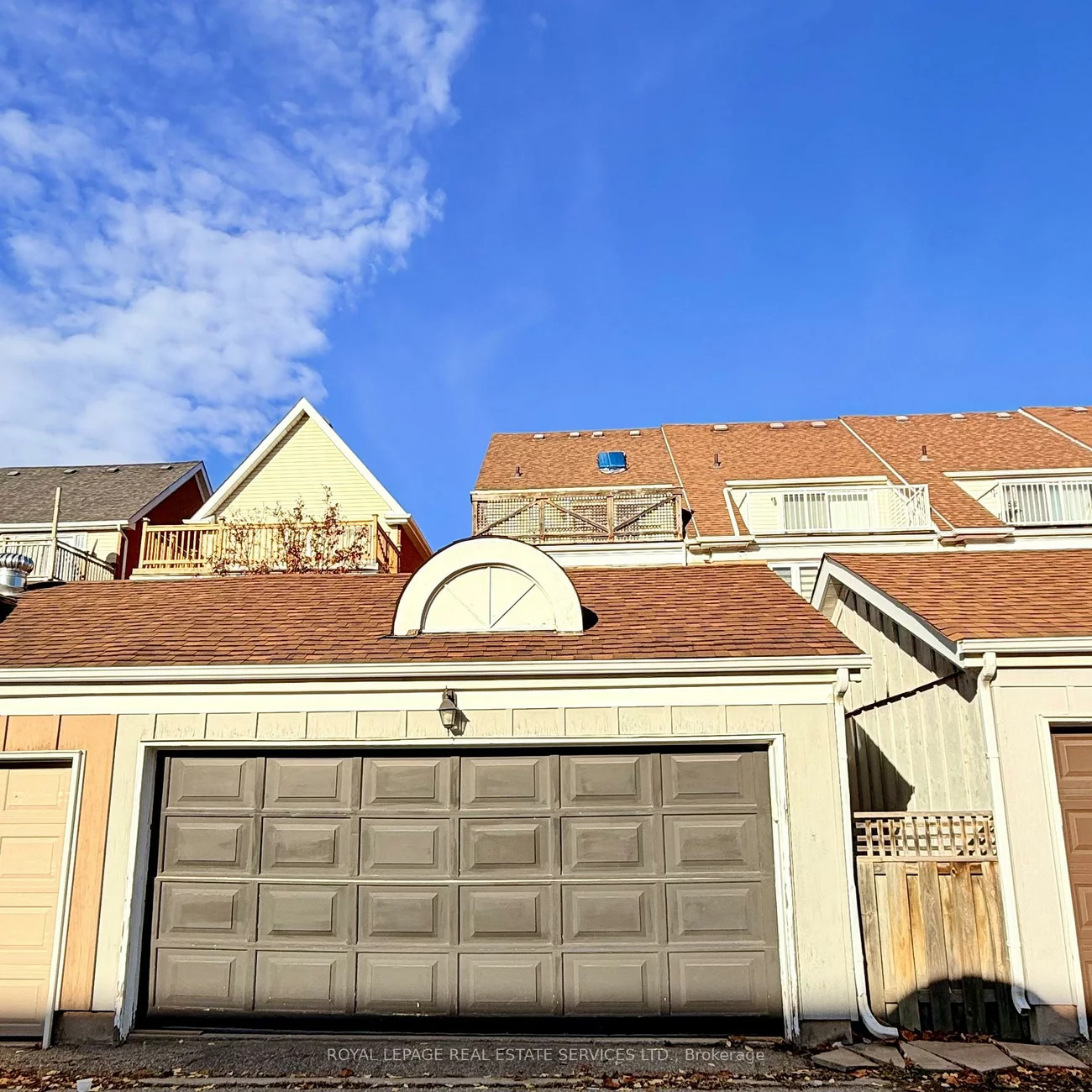 40, CHESTER, 1015 - RO River Oaks, Oakville