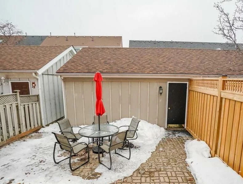 40, CHESTER, 1015 - RO River Oaks, Oakville