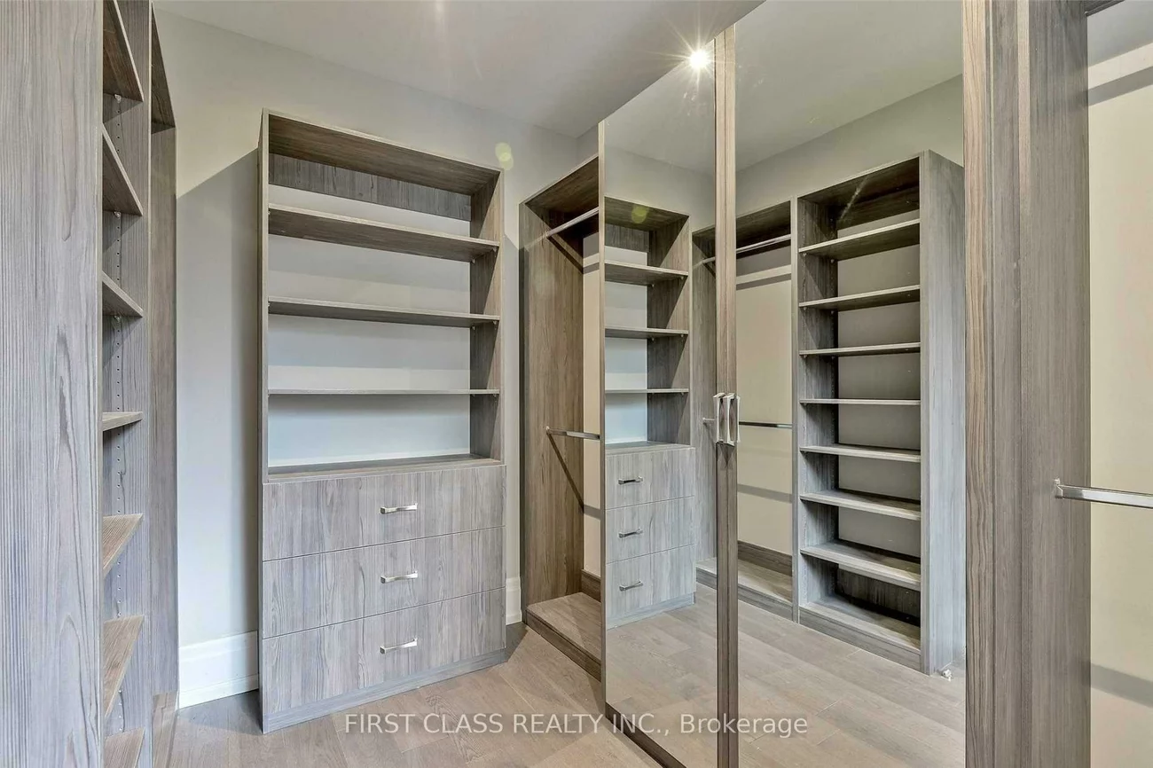 2194, Elmhurst, 1006 - FD Ford, Oakville