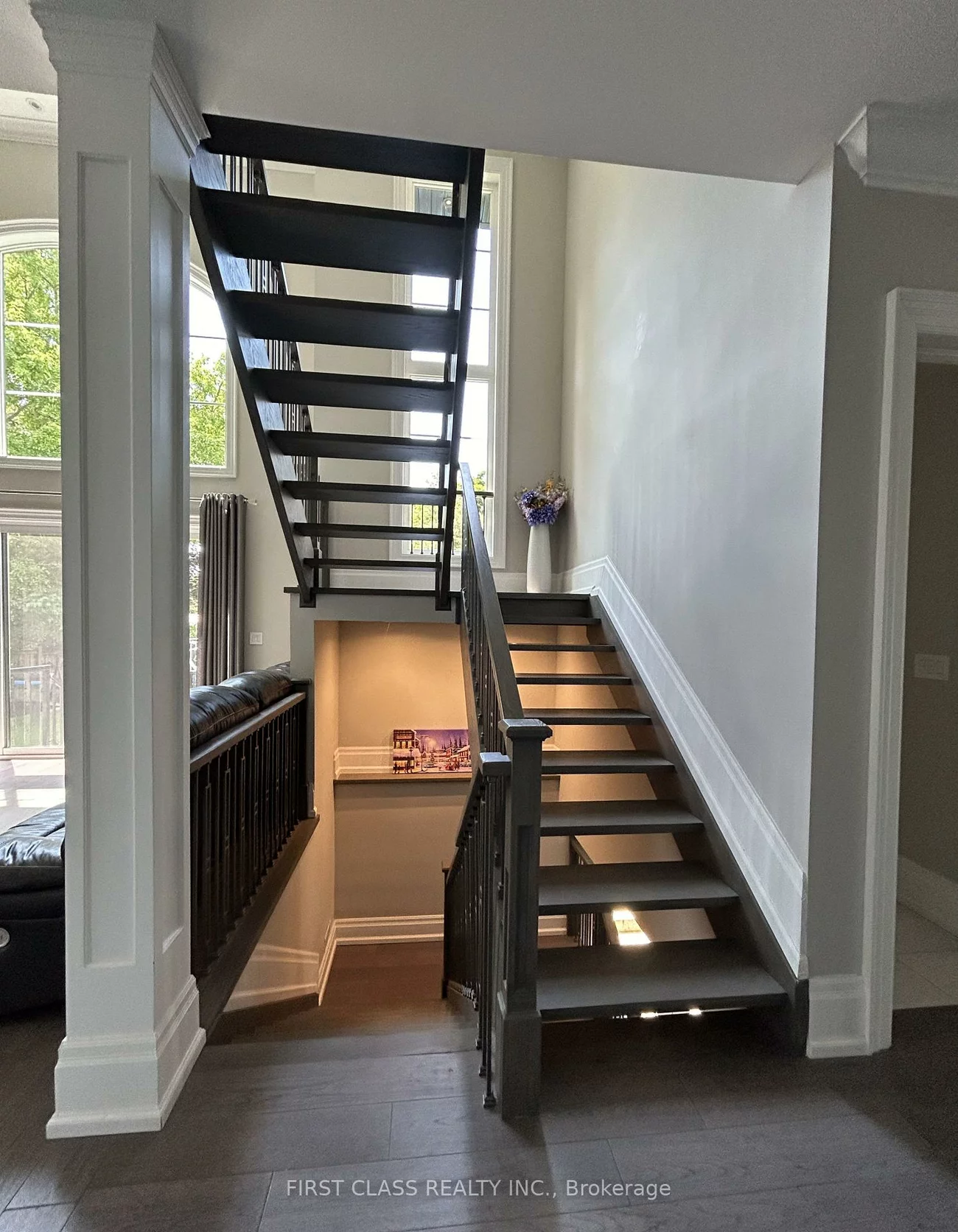 2194, Elmhurst, 1006 - FD Ford, Oakville