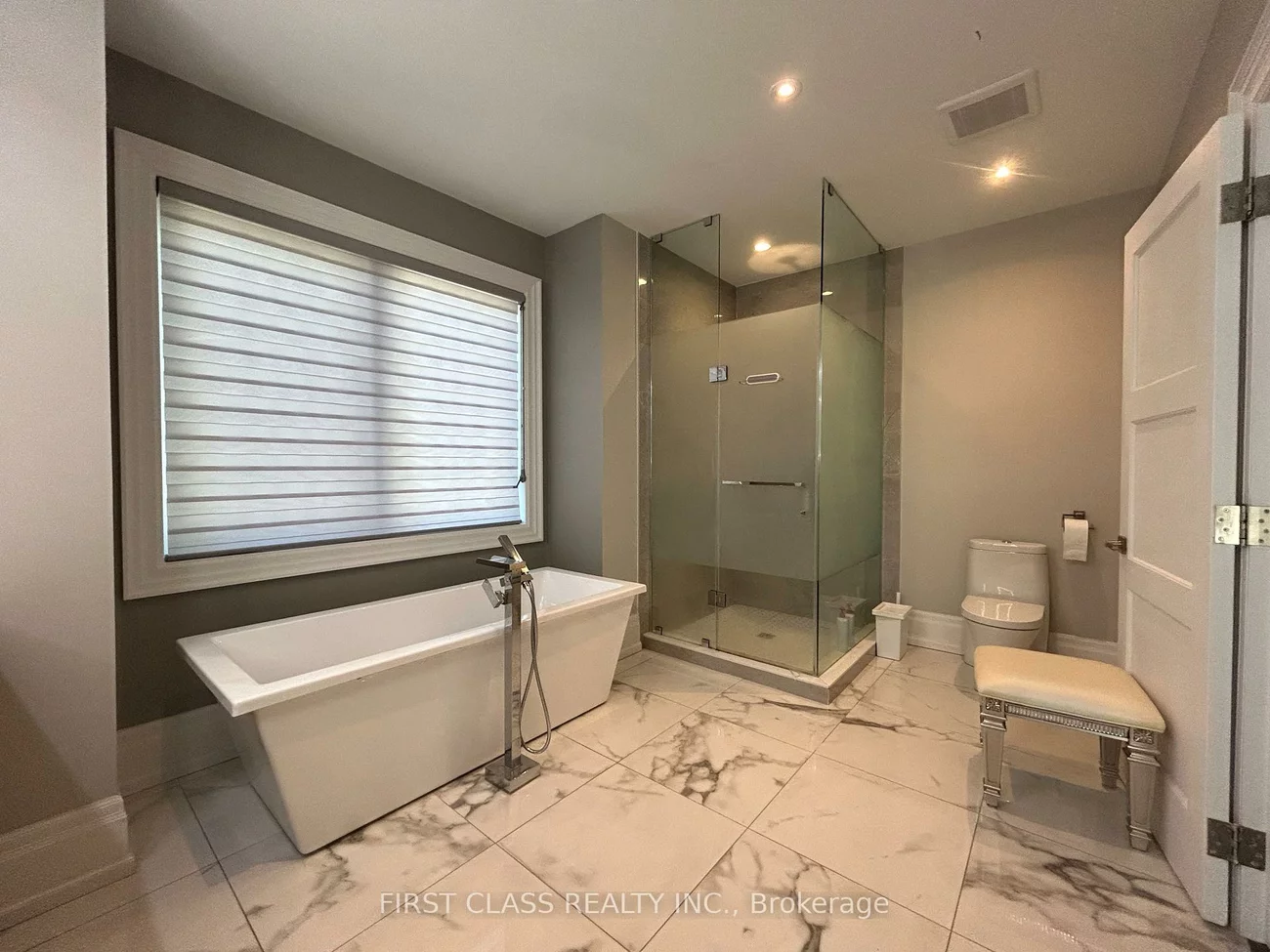 2194, Elmhurst, 1006 - FD Ford, Oakville