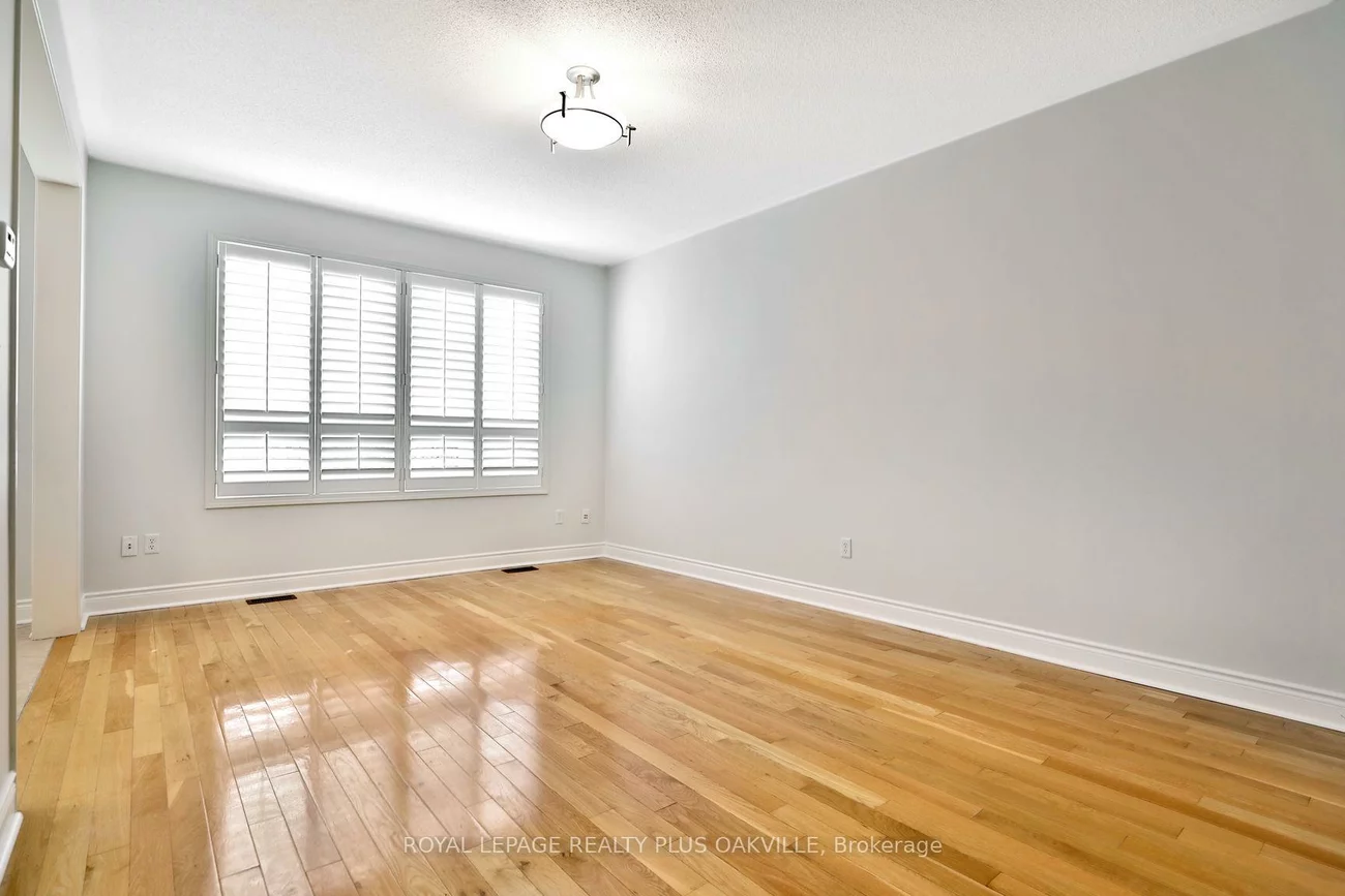 2565, Falkland, 1022 - WT West Oak Trails, Oakville