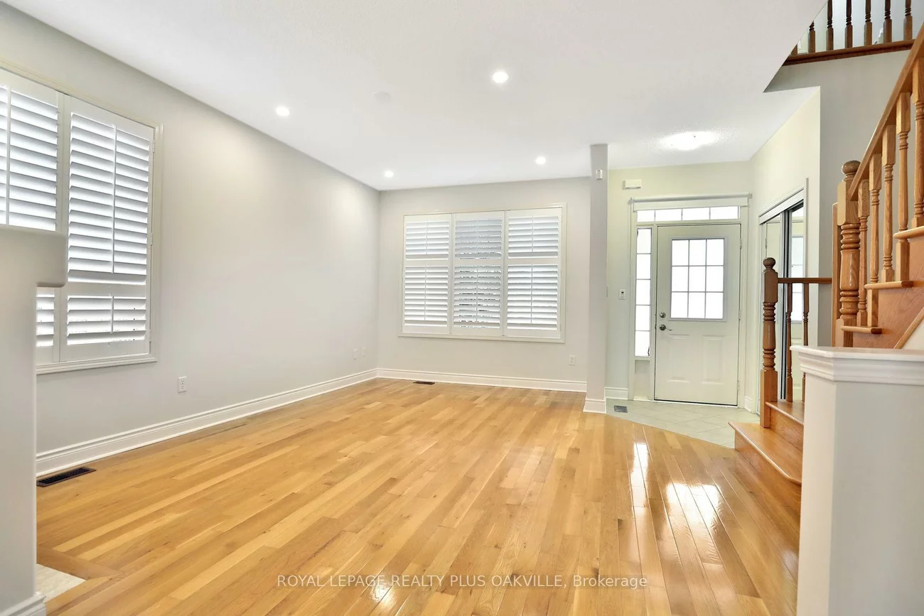 2565, Falkland, 1022 - WT West Oak Trails, Oakville