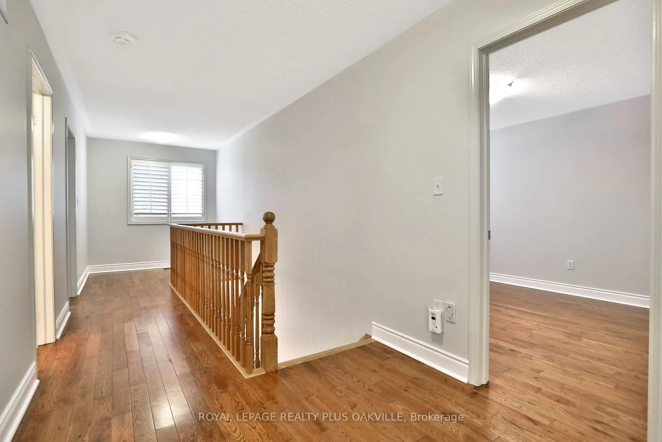 2565, Falkland, 1022 - WT West Oak Trails, Oakville