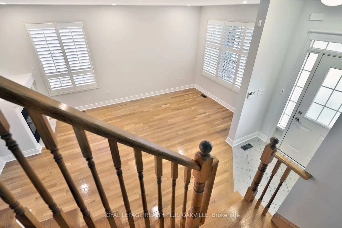 2565, Falkland, 1022 - WT West Oak Trails, Oakville