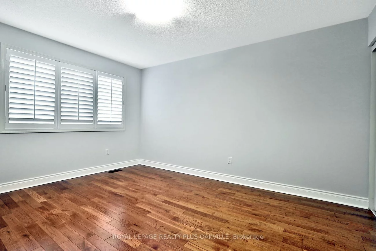 2565, Falkland, 1022 - WT West Oak Trails, Oakville