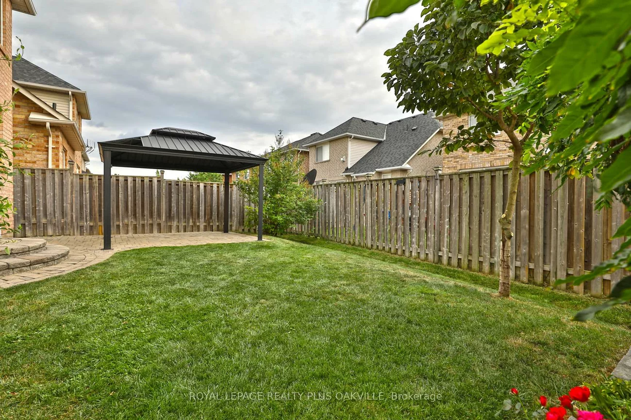 2565, Falkland, 1022 - WT West Oak Trails, Oakville