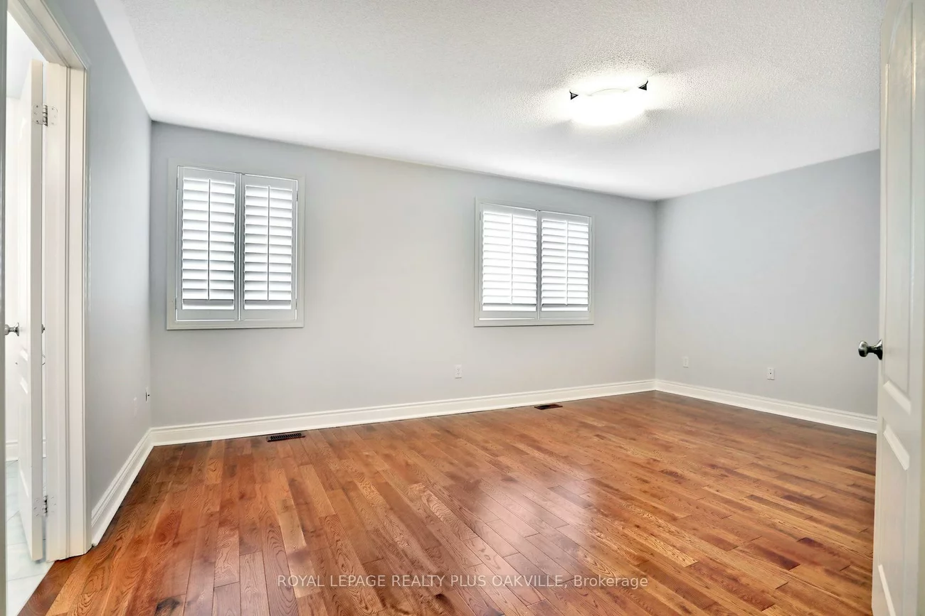 2565, Falkland, 1022 - WT West Oak Trails, Oakville