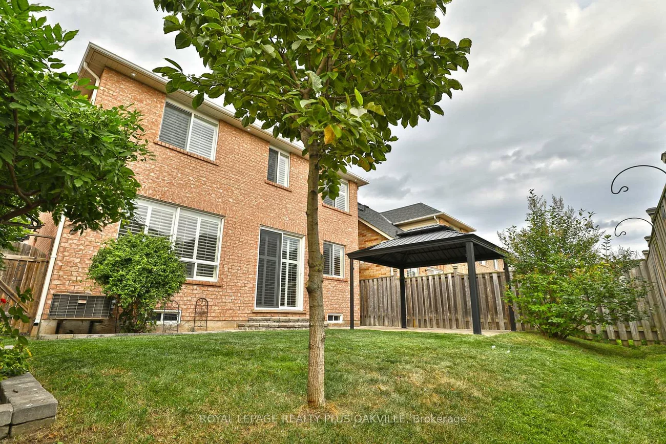 2565, Falkland, 1022 - WT West Oak Trails, Oakville