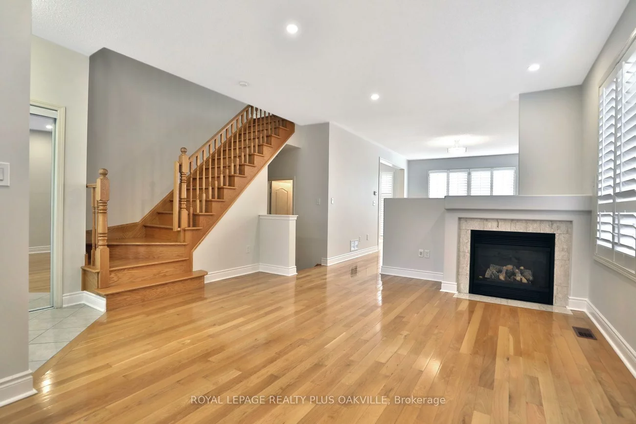 2565, Falkland, 1022 - WT West Oak Trails, Oakville