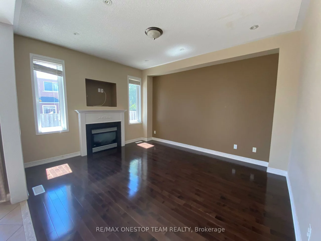 2329, Blue Oak, 1019 - WM Westmount, Oakville