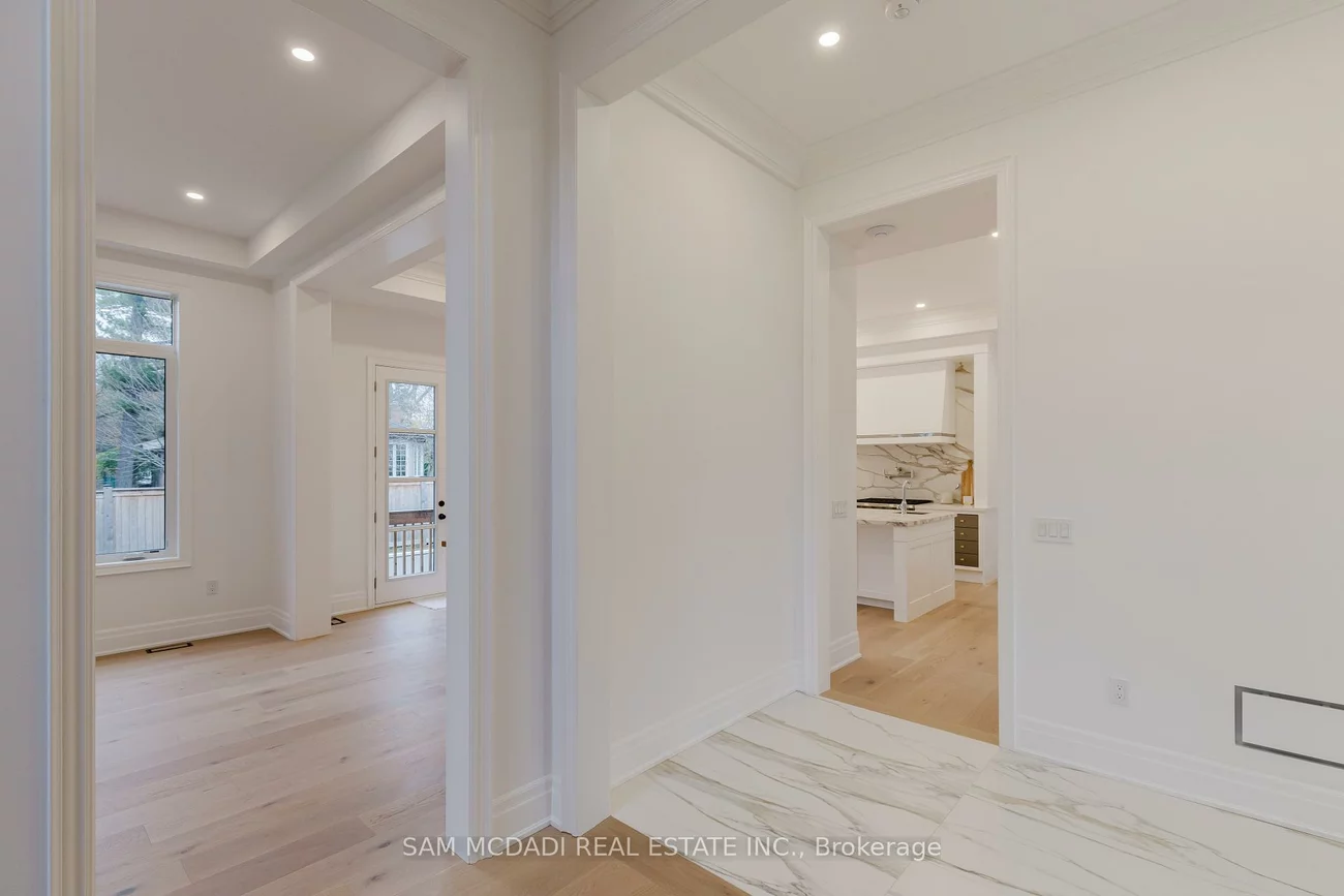 243, Prince George, 1017 - SW Southwest, Oakville