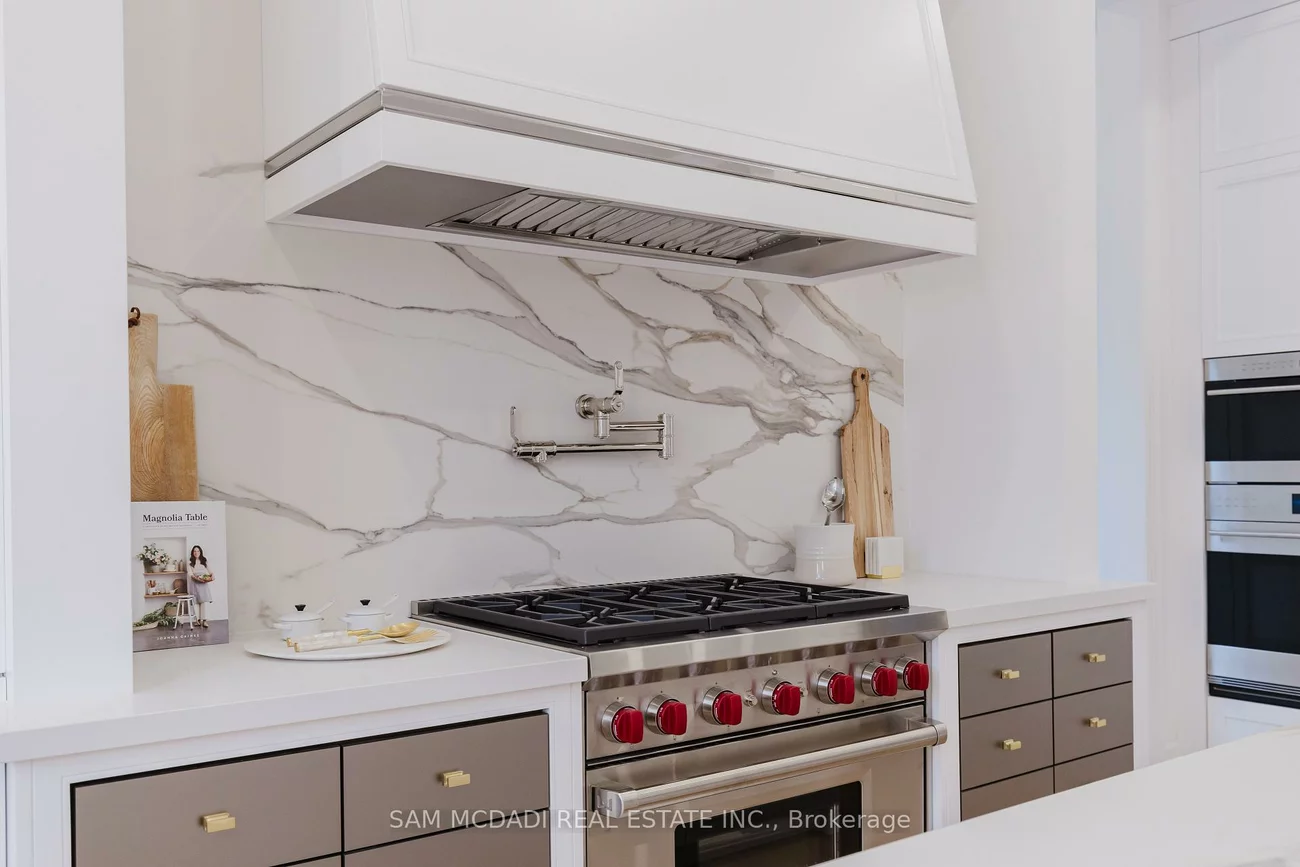 243, Prince George, 1017 - SW Southwest, Oakville