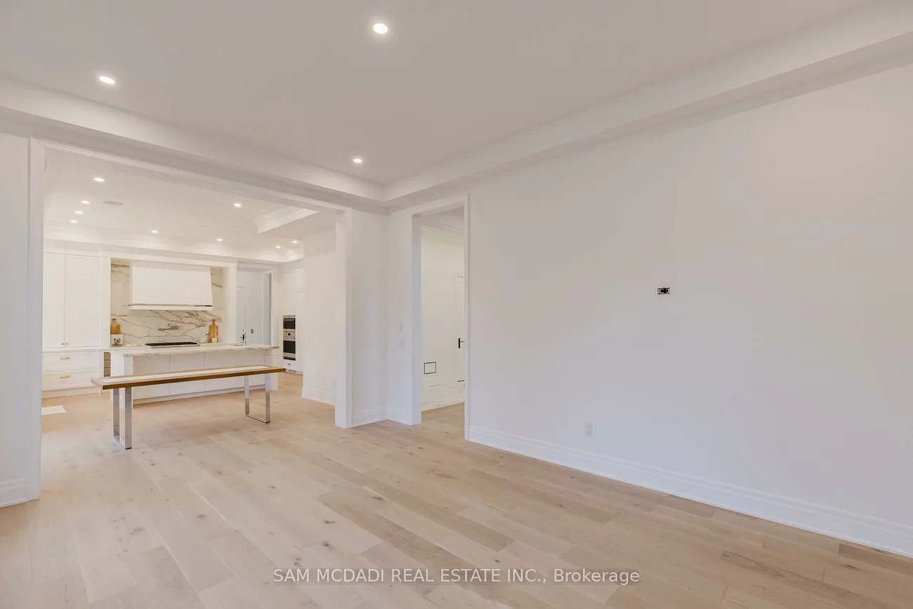 243, Prince George, 1017 - SW Southwest, Oakville