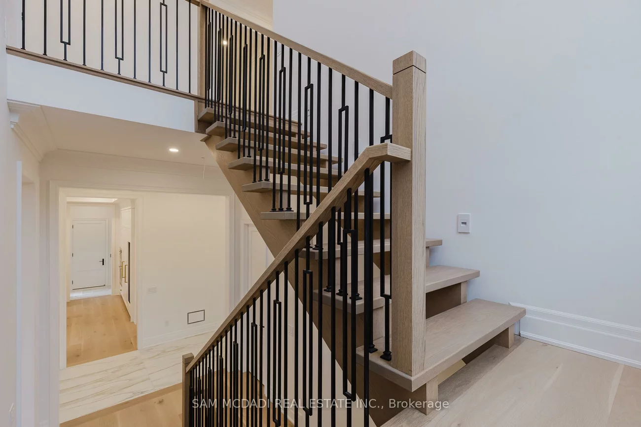 243, Prince George, 1017 - SW Southwest, Oakville