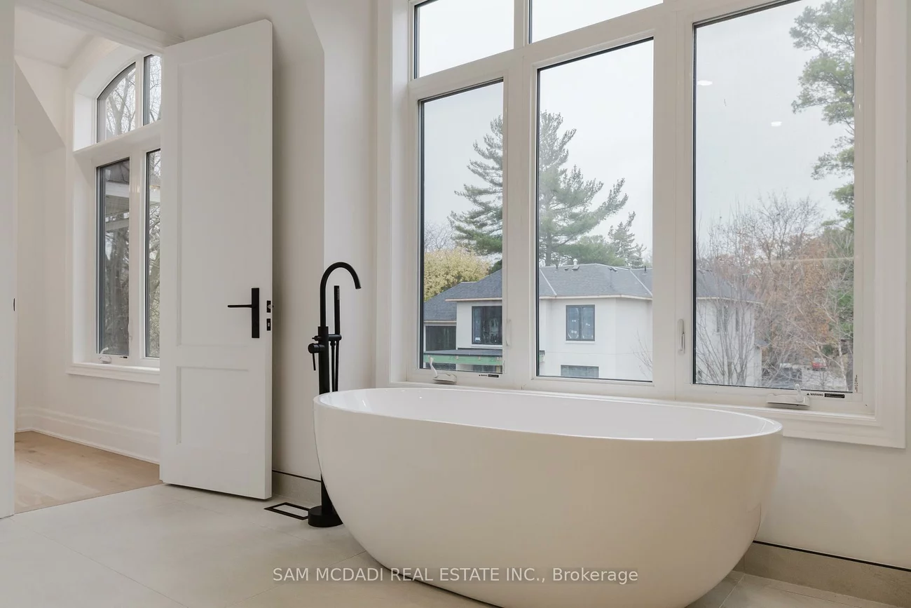 243, Prince George, 1017 - SW Southwest, Oakville