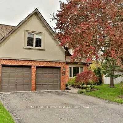 263, Princess Royal, 1003 - CP College Park, Oakville