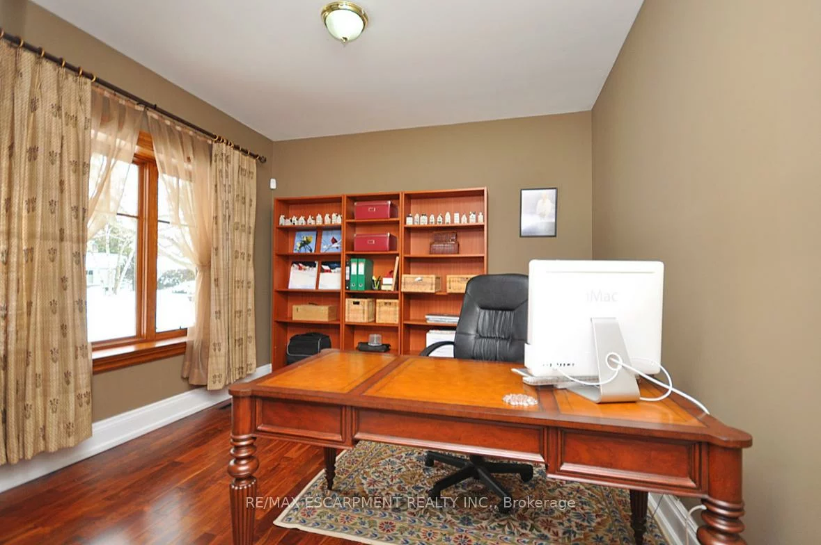 225, Forestwood, 1011 - MO Morrison, Oakville