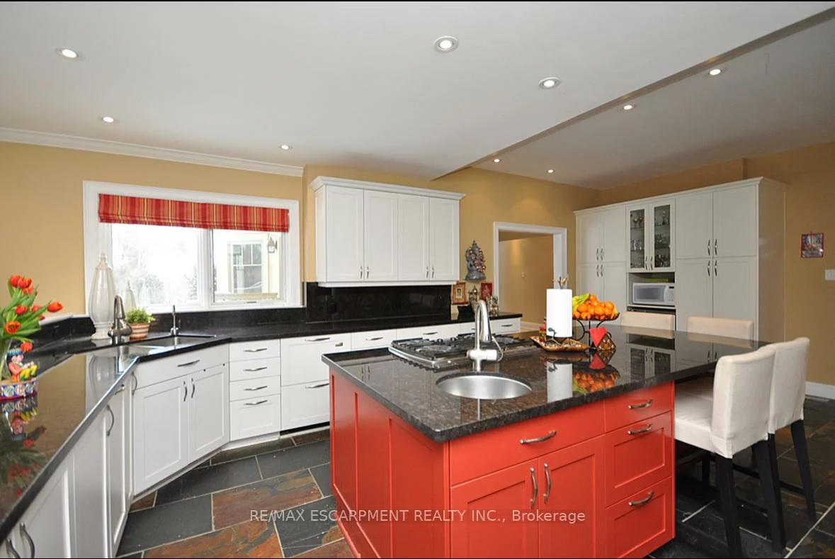 225, Forestwood, 1011 - MO Morrison, Oakville